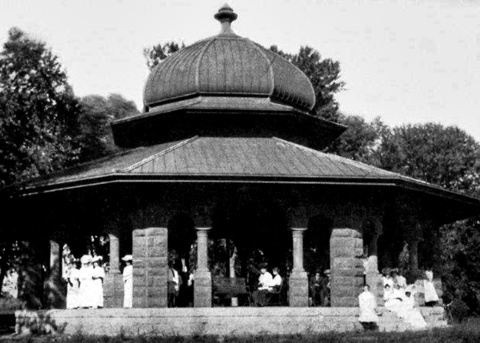 Murphy Library, Pettibone Park Pavilion, 1909
